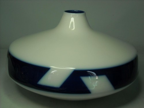 R W Heuse Hamm GEOMETRIC PATTERN VASE Centrepiece Cobalt Blue & White Germany