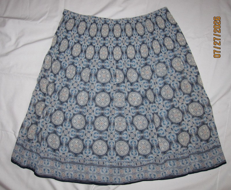 NWOT MAX STUDIO Women's Lined Skirt Size SMALL Blue & White Geometric Design