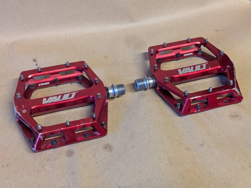 DMR Vault Flat Pedals Red MTB Mountain Bike Platform Pedals sku0351