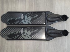 C4 Mustang T700 Carbon Freediving Fins Size US 10 11 Excellent Cases