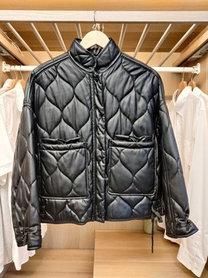 ZARA MANTEL KLEIN SCHWARZ WEICH GESCHMEIDIG GESTEPPT KUNSTLEDER REISSVERSCHLUSS DAMEN JACKE
