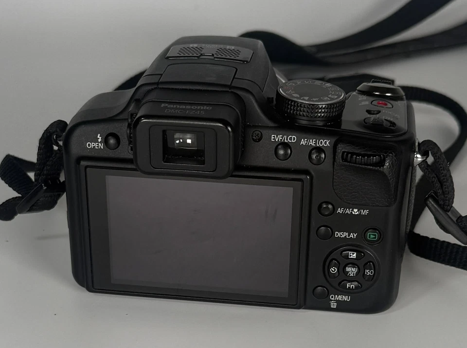 Panasonic Lumix DMC FZ45 16 MP Superzoom Digitalkamera - 24x opt. Zoom Bridge - Bild 3 von 4