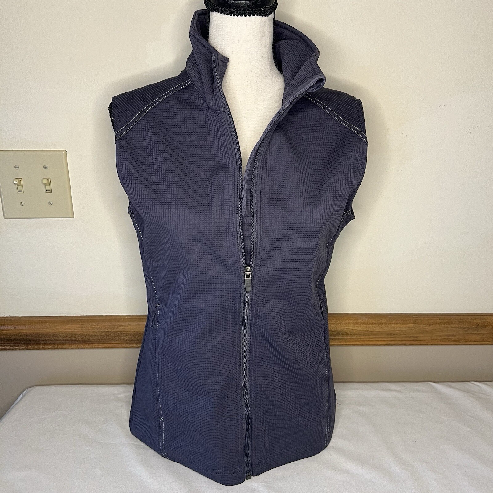 Sun Mountain lightweight polyester deep purple zi… - image 2