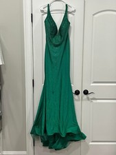 Sheri Hill figure prom dress size 14 emerald Green floor length