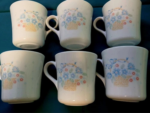 FREE SHIPPING! 6 Vtg Corning Ware Country Cornflower Basket Mugs. All MINT COND!