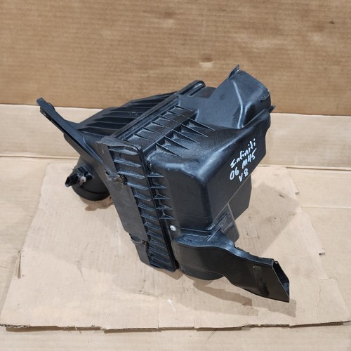 2006 - 2009 Infiniti M45 V8 4.5L Air Intake Filter Air Box Assembly 16500-EG000 - Picture 4 of 10