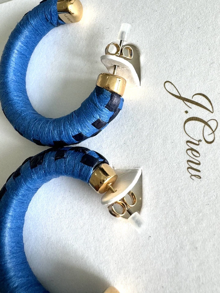 J CREW NUEVO CON ETIQUETAS Azul/Negro Rafia Aro Ligero Hipoalergénico Pendientes  Foto 3 de 4