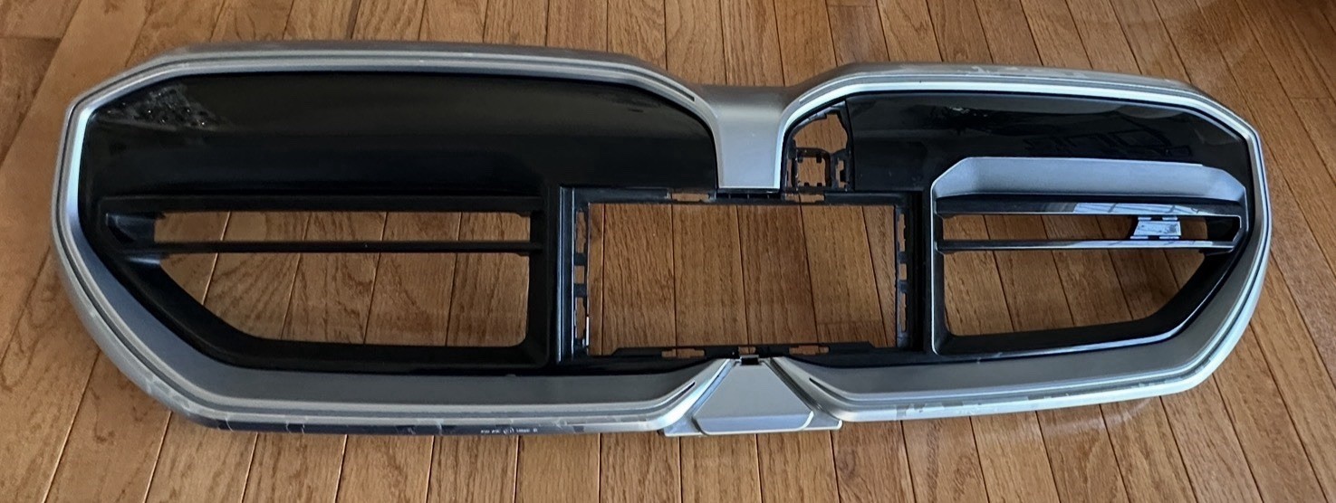 BMW I5 OEM Front Bumper Glewing Grill