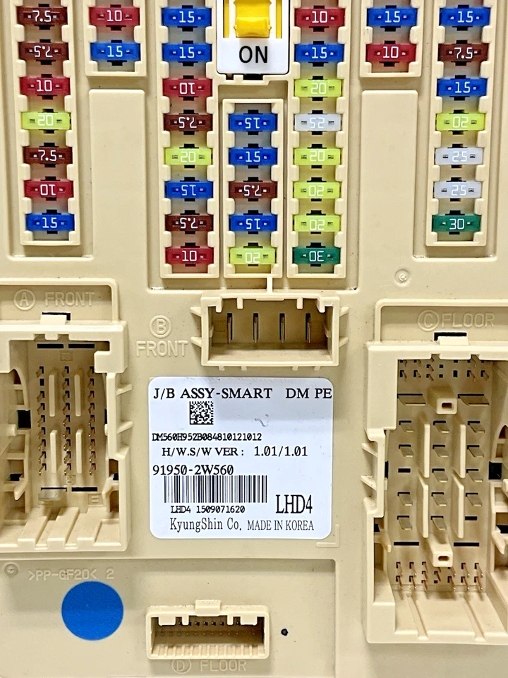 2016 Hyundai Santa Fe Interior Fuse Box Relay 919502W560 OEM - Image 3 of 4