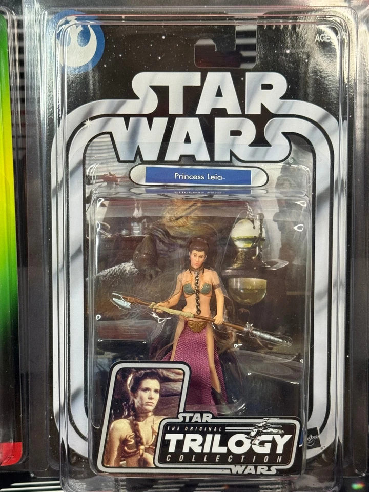 Star Wars 1997 2004 Kenner/Hasbro POTF2 OTC#33 ESCLAVO LEIA 3 versiones COMO NUEVO en ESTUCHE Foto 3 de 4