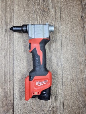 Milwaukee M12 BPRT  12V Pop Rivet Gun Cordless Brushless 20mm + 2Ah Battery 