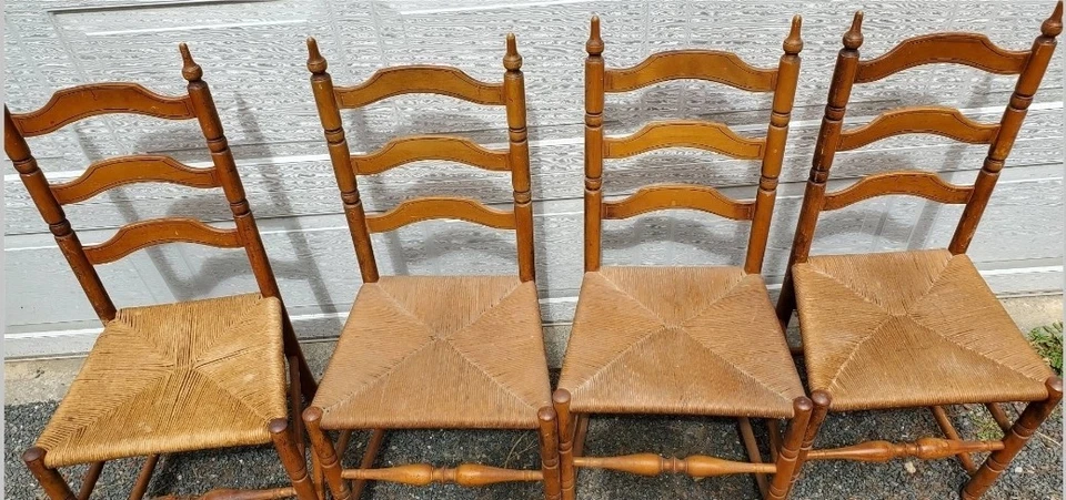 ""OFERTA"" 4 SILLAS ANTIGUAS DE ASIENTO RUSH TEJIDAS CON RESPALDO DE ESCALERA DE ROBLE - ¡HERMOSO CONJUNTO! Foto 4 de 4
