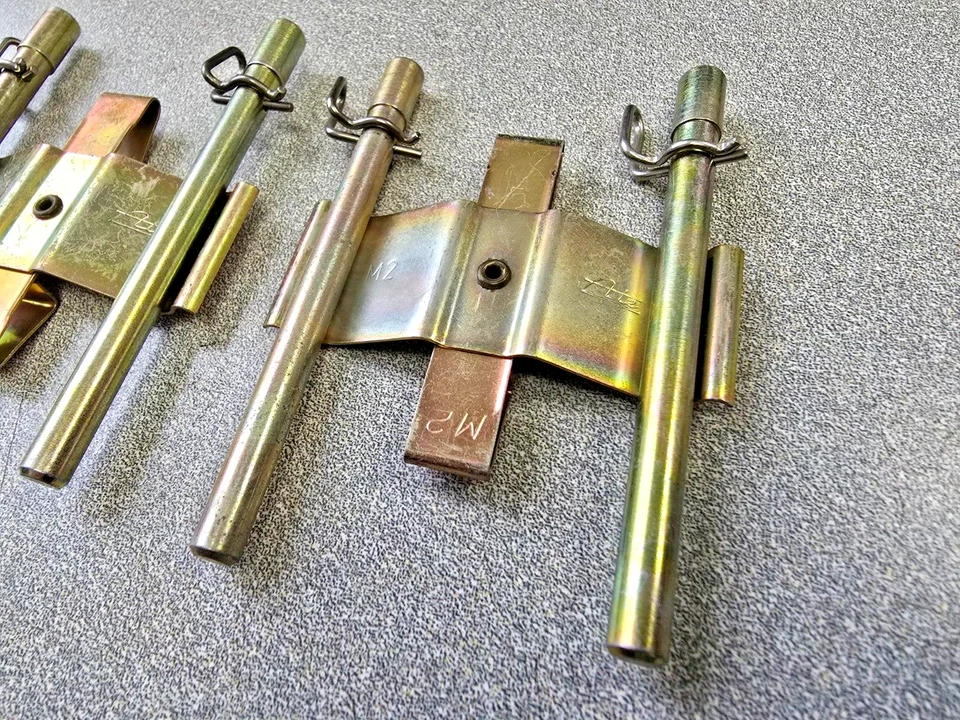 KIT PINZA FRENO DELANTERO TIPO M NUEVO ORIGINAL PORSCHE 911 ATE MUELLES PASADORES CLIPS Foto 3 de 4