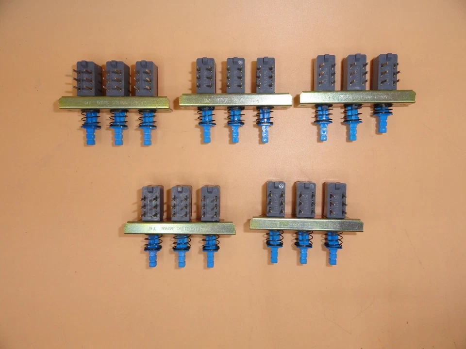 INTERRUPTOR SELECTOR PULSADOR PULSADOR NOS (LOTE DE 5)  Foto 2 de 4