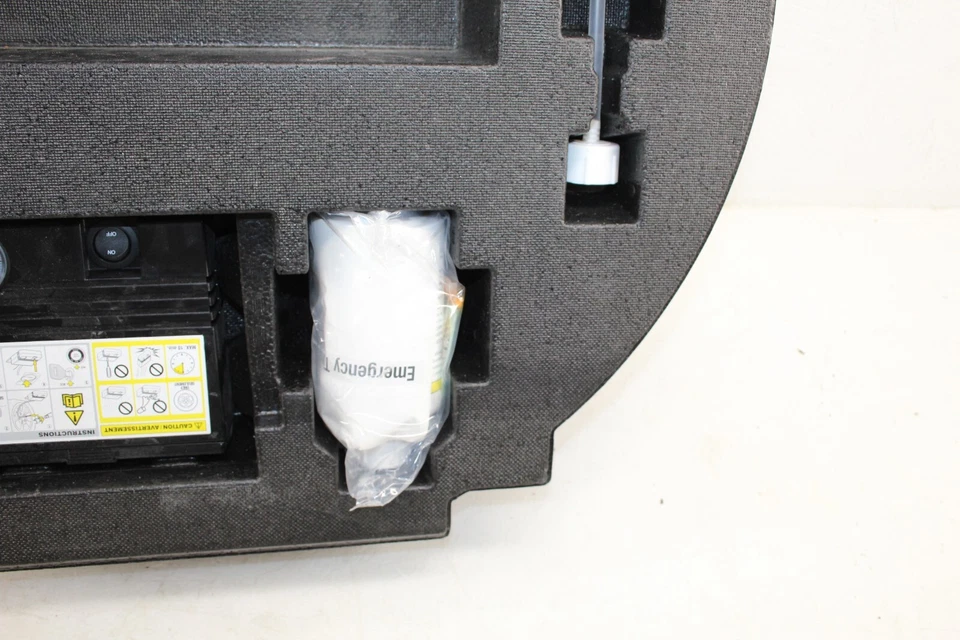 Conjunto de equipaje de repuesto convertible Nissan 370z 2010-2020 849811ET0A OEM FB144 Foto 4 de 4