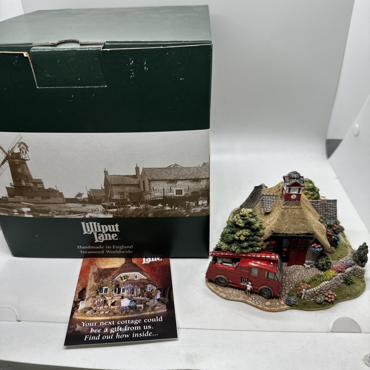 リリパットレーン　消防署 Firemans Watch Lilliput Lane - Firemans Watch - L2363 - Original Box British