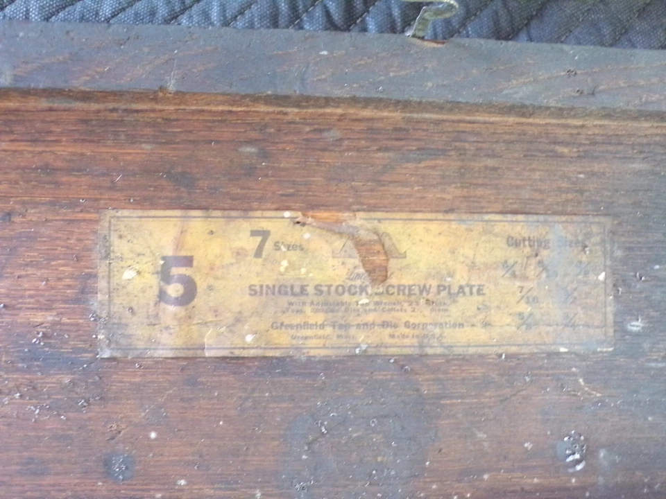 Juego de grifos y troqueles GT&D Greenfield Foto 3 de 4