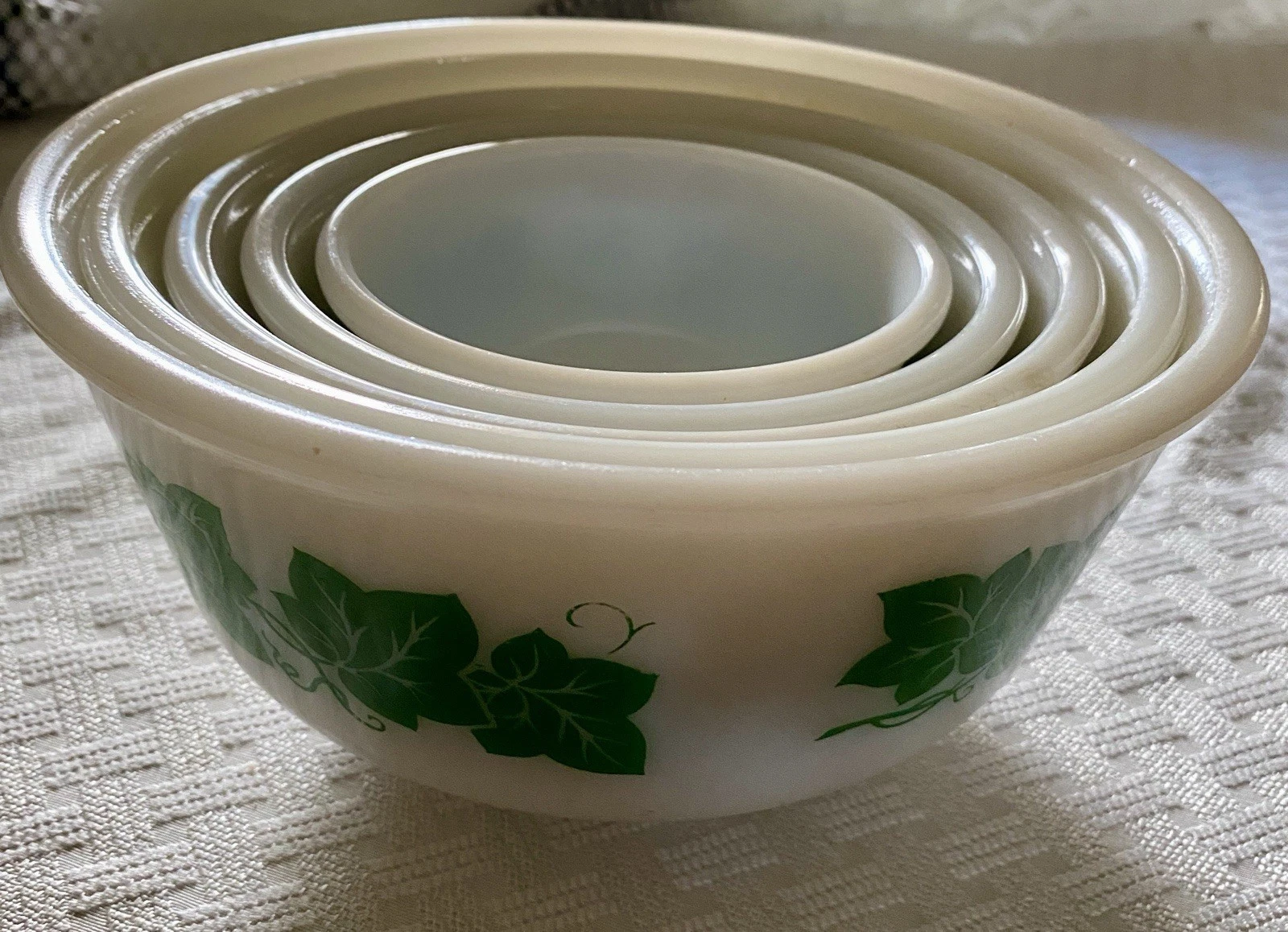 VTG Hazel Atlas Green Ivy Milk Glass Set Of 5 Bowls Sizes 5,6,7,8,9 Inches