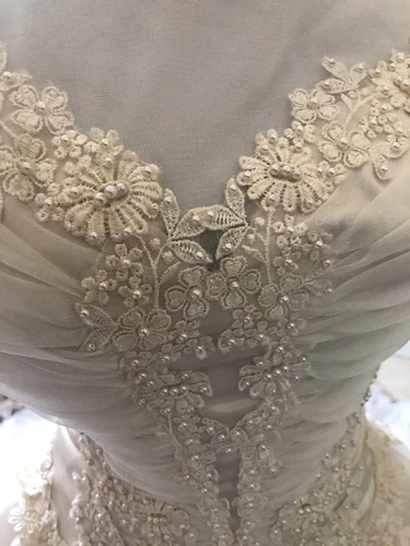 Braut leuchtende Brautkleider Kathedrale mit langer Plissee Sweep Schleppe Satin - Bild 4 von 23