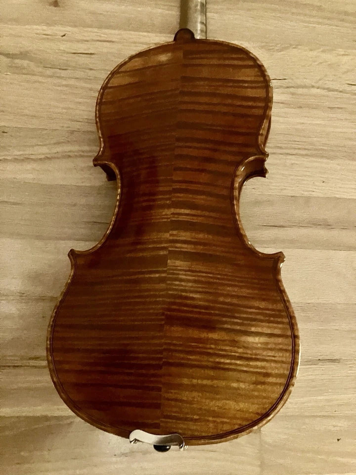 4/4 Ren Wei Shi Artist 1 Model Violin with German Octagon Bow and Protec Case - Image 2 of 4