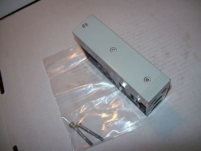 NEW ASCO NUMATICS 239-1239 RH VALVE END PORT WITH DIN MOUNT & TOP COVER P1086