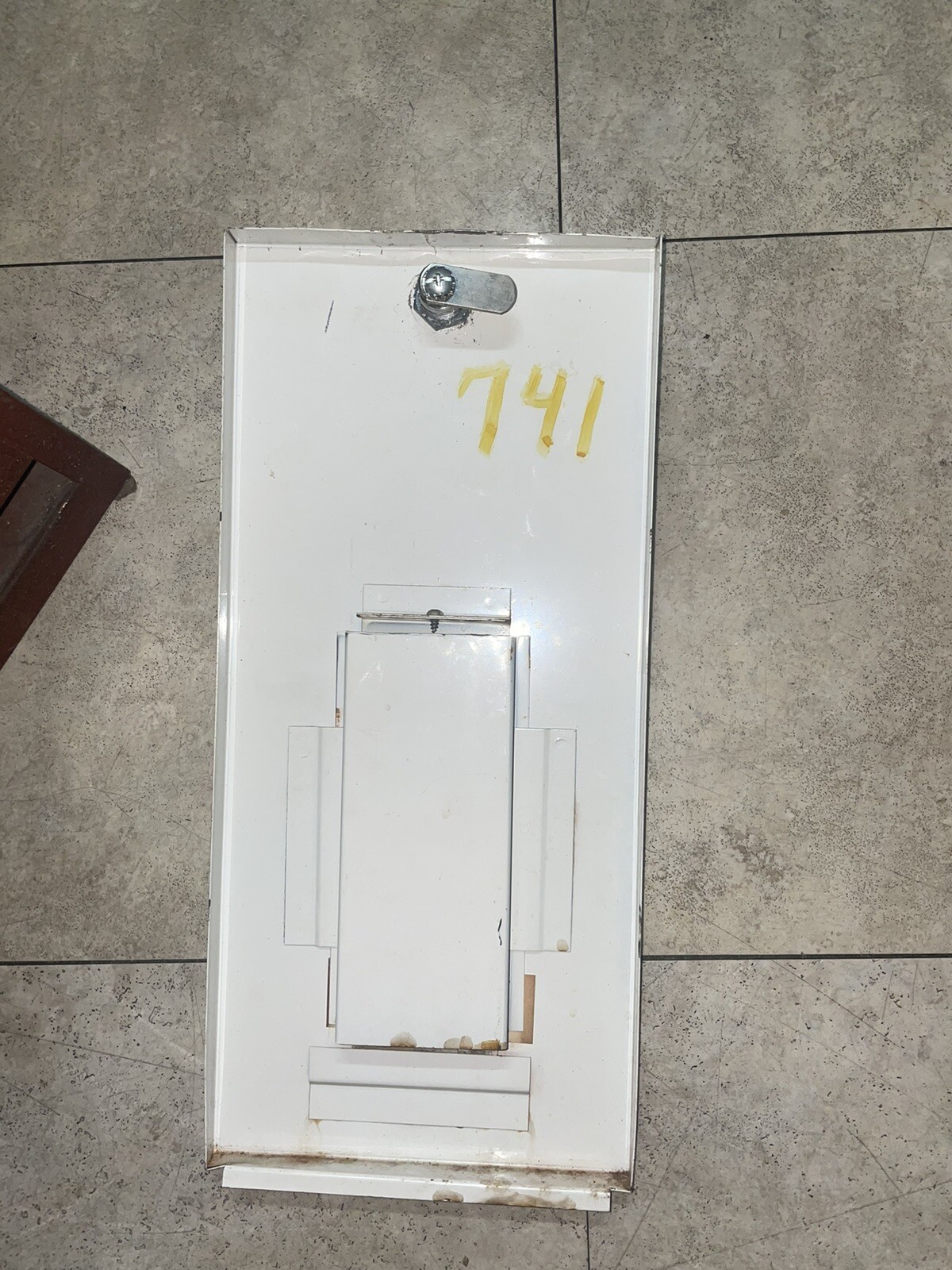 Vintage Roi-Tan Counter Matic Cigar Dispenser Quarter Vending Machine With Key