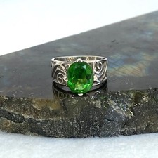 Sterling Silver 925 Oval Faceted Green Scrollwork Ring Size 4.75