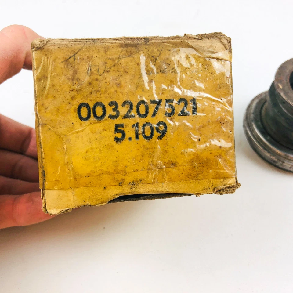 Jeep 3207521 Throwout Bearing Clutch NOS 1967-69 V8 Scrambler By New Departure Foto 3 de 4