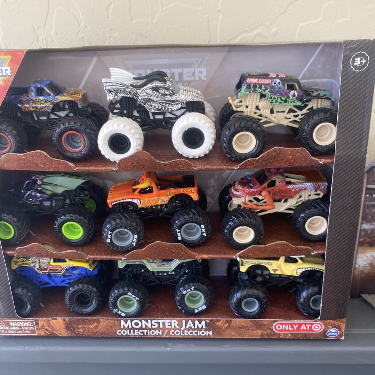 MONSTER JAM COLLECTION 1:64 9PC MONSTER TRUCKS, DRAGONOID ZOMBIE
