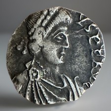 ROMAN. CONSTANTIUS 337-361 A.D). SILVER SILIQUA.