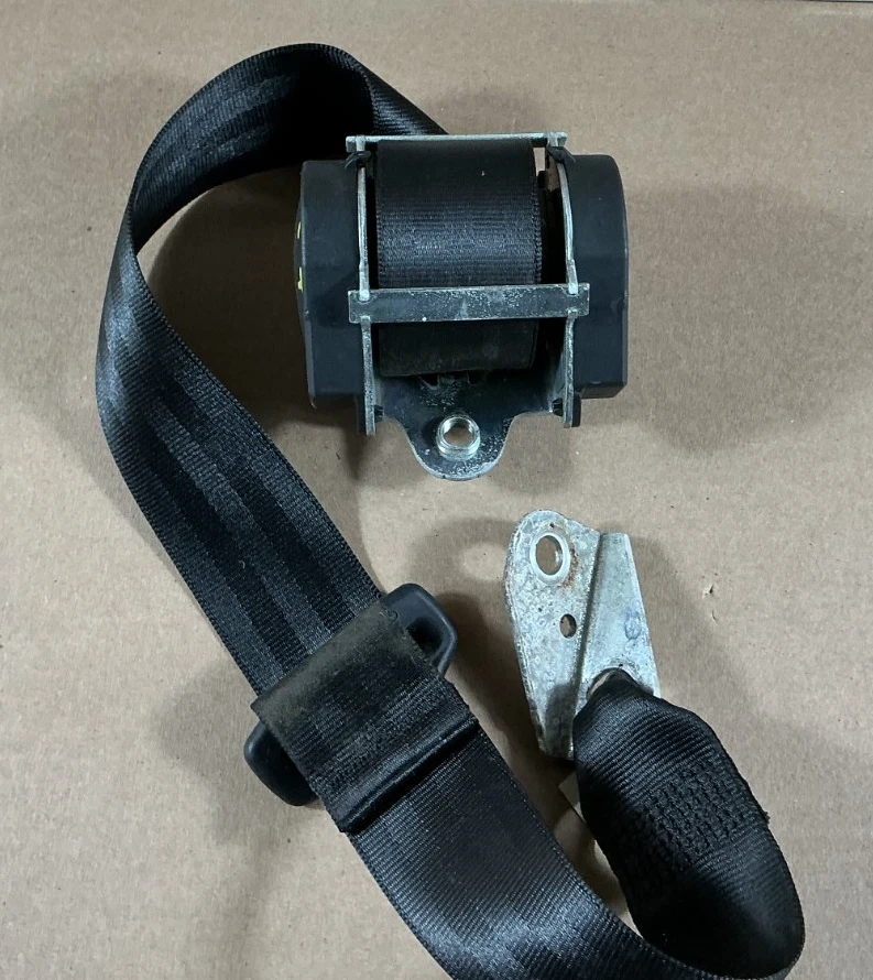 Cinturón de seguridad trasero izquierdo Volkswagen Golf R32 2006-2009 603574800 OEM Foto 2 de 4