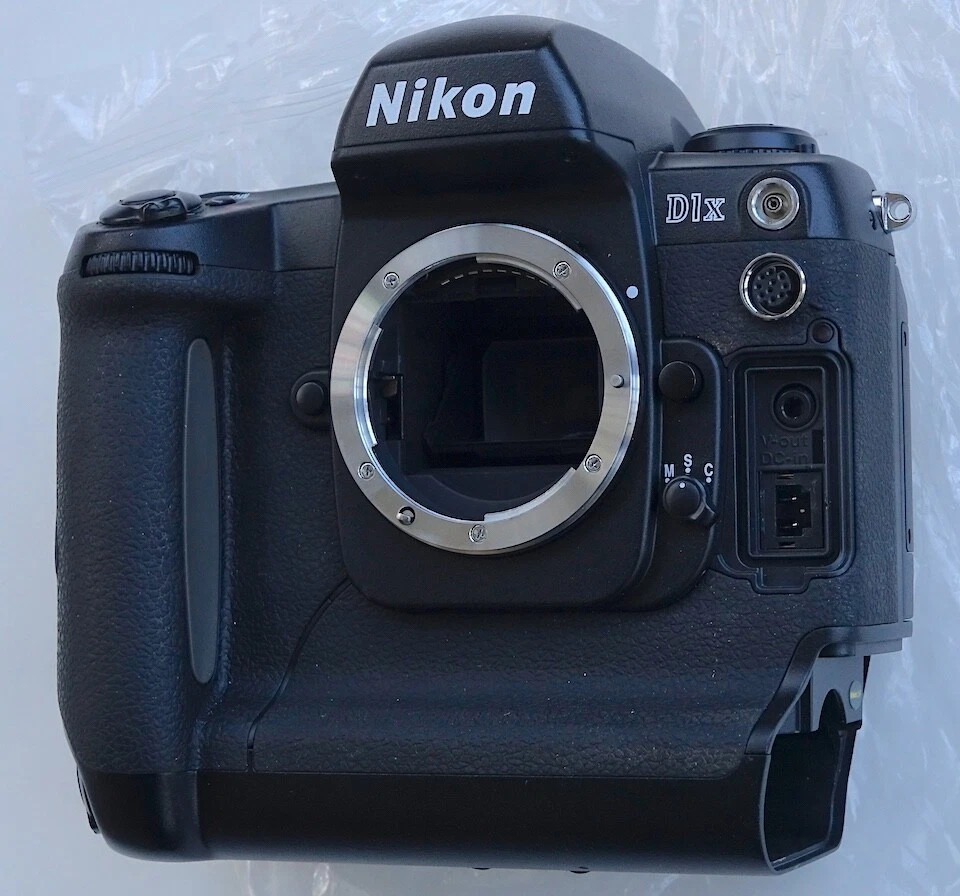 Nikon flagship D1X DSLR Camera Body, Tested and Professional Cleaned - Image 4 of 4
