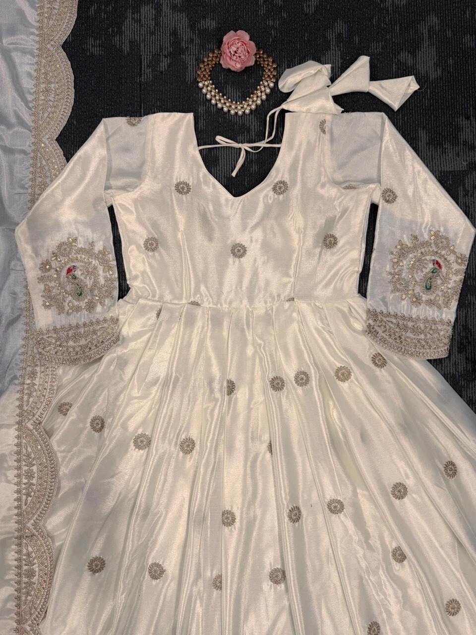 OFF WHITE Abito da sposa in seta chinon bianco sporco con dupatta per donna