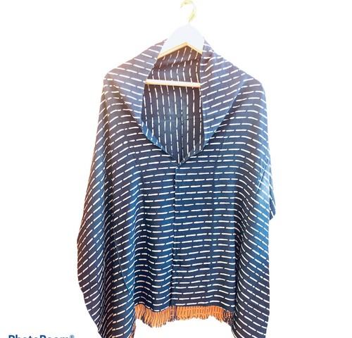 Elegante chal/bufanda teñido a mano - hermoso patrón índigo azul hecho a mano - Imagen 14 de 17