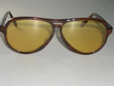 1970's BAUSCH & LOMB RAY-BAN SHINY TORT AMBERMATIC VAGABOND AVIATOR SUNGLASSES 