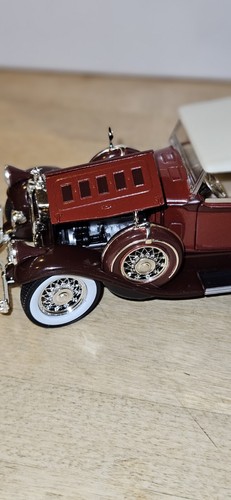 Signature Models 1930 Pierce-Arrow Model B Diecast Car 1:32 Burgundy - Picture 3 of 8