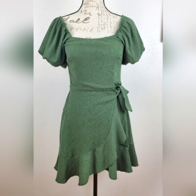 trixxi dress green Green Floral Puff Sleeve Tie Dress