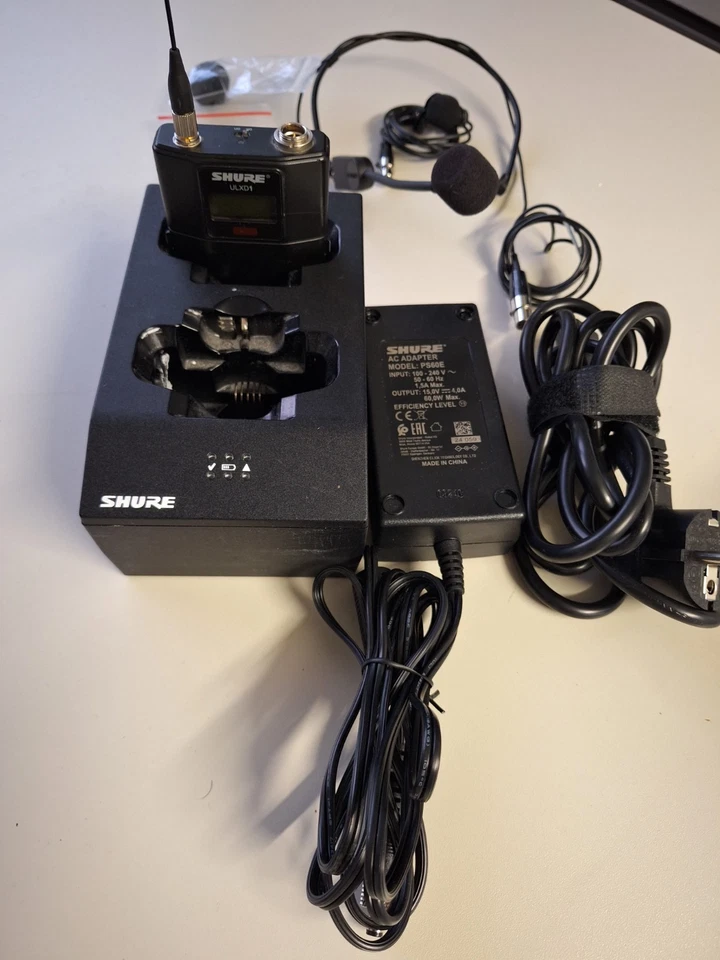 Shure ULXD1 K51/ 606-670 MHZ/new Akku/2 Shure Headsets/Shure Ladestation SBC20