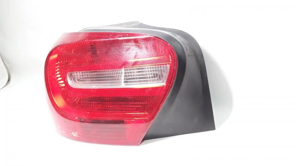 Luz trasera freno MERCEDES CLASE A (W176) 2012-2015 A1769060100 Foto 2 de 4