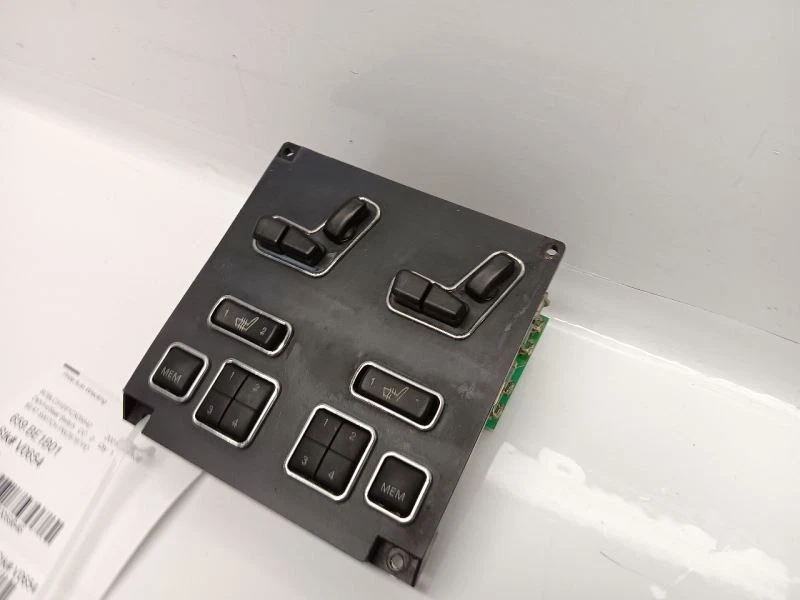 2001 Bentley Arnage Seat Control Switches Adjustment Switch PW28797PD - Image 2 of 4