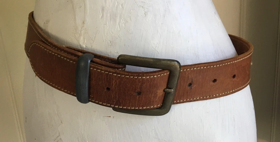 BELT Tan LEATHER Contrast stitching Metal buckle & Keep Sporstgirl Sz 30Ins 76cm - image 3 of 4