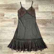 Val Mode Black Lace Nylon Slip Dress Pleated Hem Vintage Size 32 XS / S