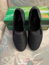EASY STREET WOMANS BLACK  SILVER SHIMMERY FLAT SHOES 6.5 WW - NEW IN BOX