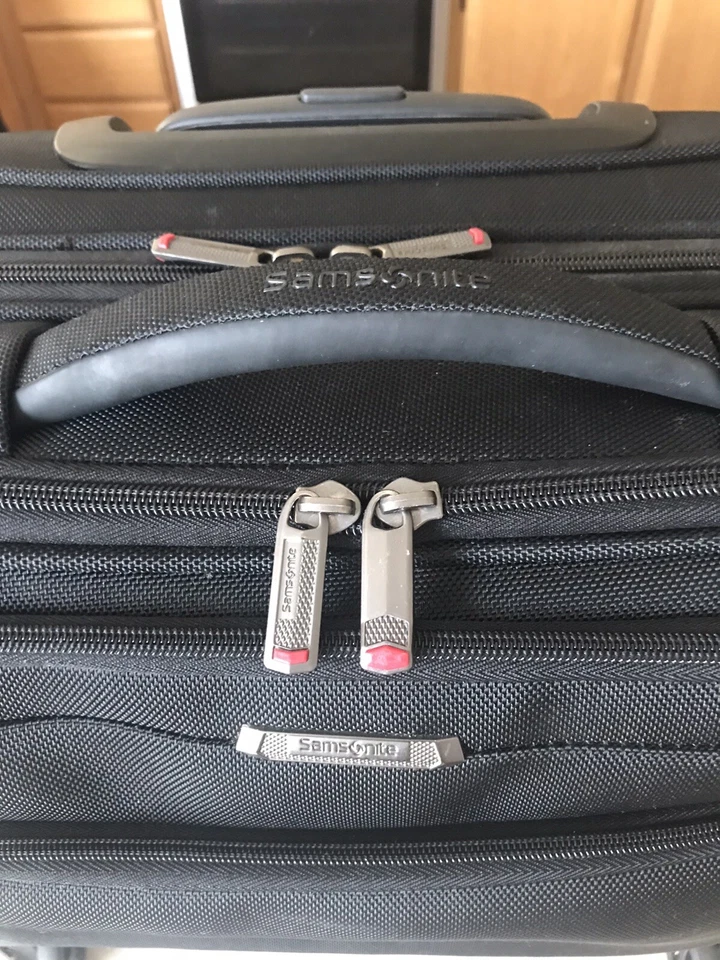 Samsonite Wheeled Carry On Laptop Organizer Bag - Black - Image 4 of 4