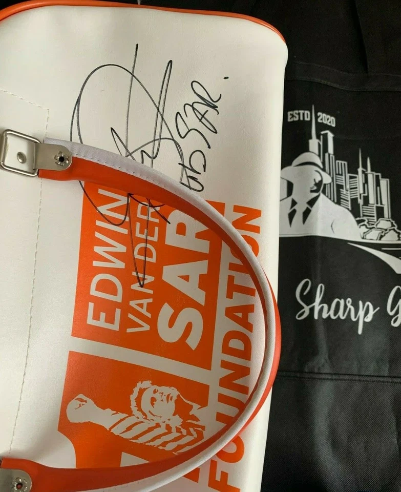 FOOTBALL EDWIN VAN DER SAR SGINATURE BAG FOUNDATION WITH COA - Bild 4 von 4