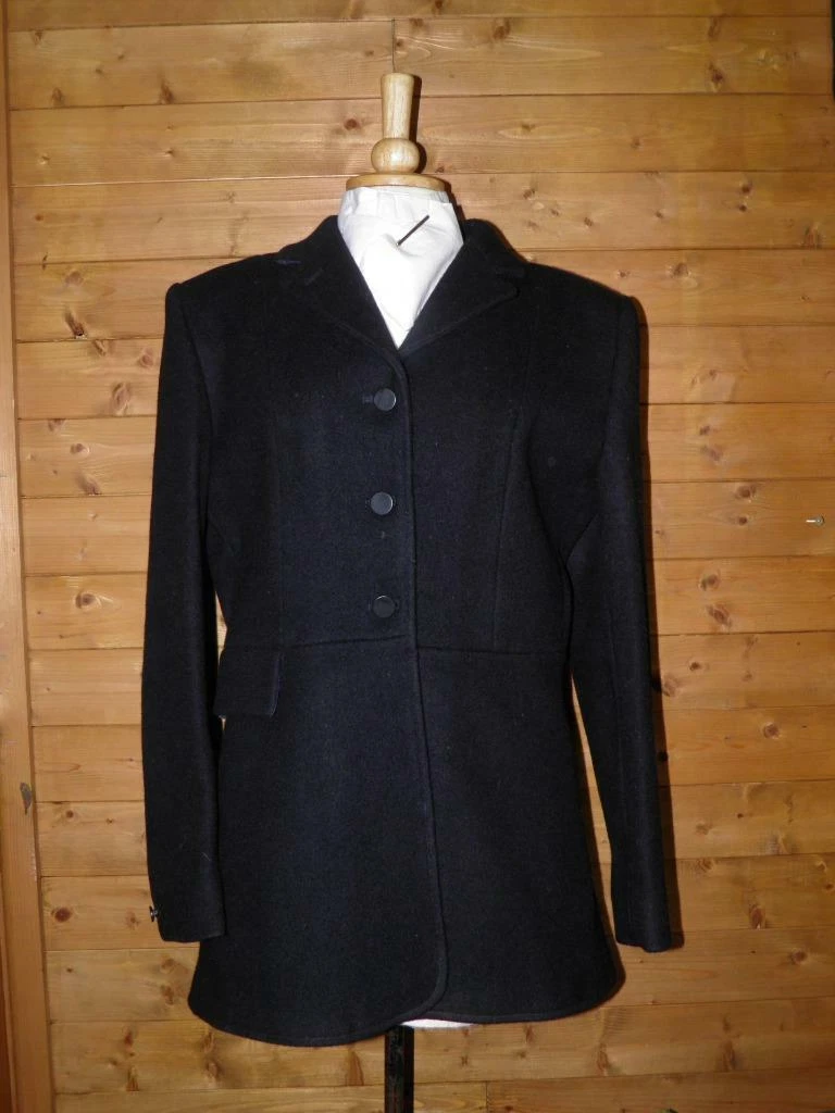 Ladies hunt shop jacket