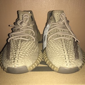 yeezy earth size 5