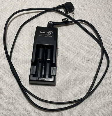 Trustfire Multifunctional Lithium Battery Charger & Cable Model TR-001