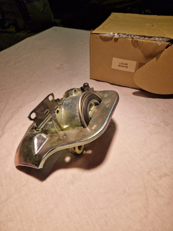 Pinza freno delantera derecha peugeot 504 Foto 2 de 3