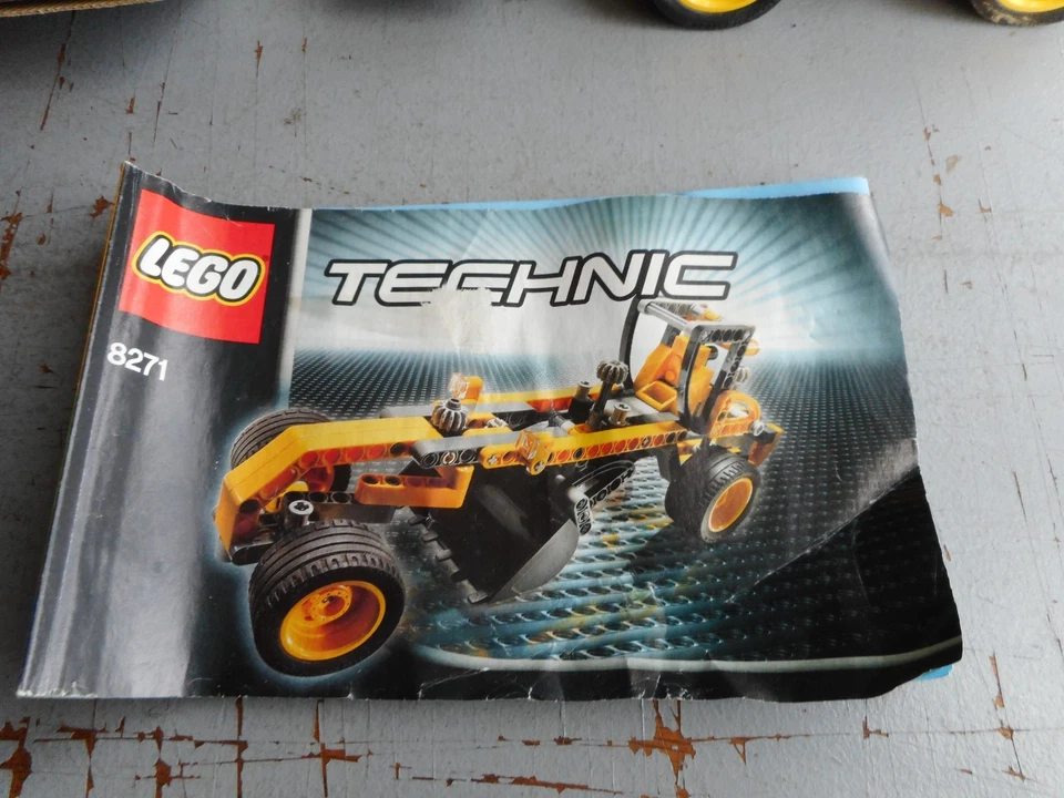 LEGO Technic 8271 Wheel Loader, photo 2 sur 5